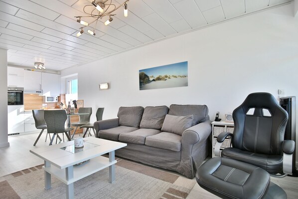 Unclassified image, 1 of 27, button