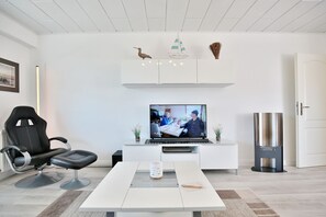 Unclassified image, 4 of 27, button