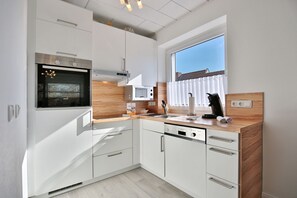 Frigorifero, microonde, forno, lavastoviglie