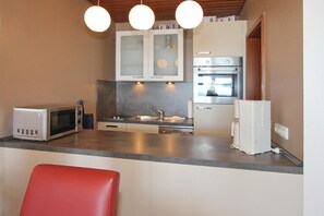 Fridge, microwave, oven, stovetop - Strandperle Apartment 107 - Strandperle (Scharbeutz)