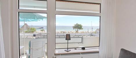 Fernseher, DVD-Player, Stereoanlage