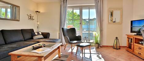 Télévision, lecteur de DVD, chaîne hi-fi