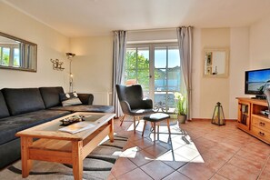 Televisio, DVD-soitin, stereot