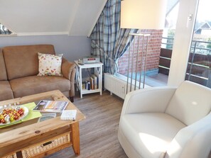 Fernseher, DVD-Player, Stereoanlage