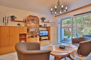 Unclassified image, 4 of 15, button