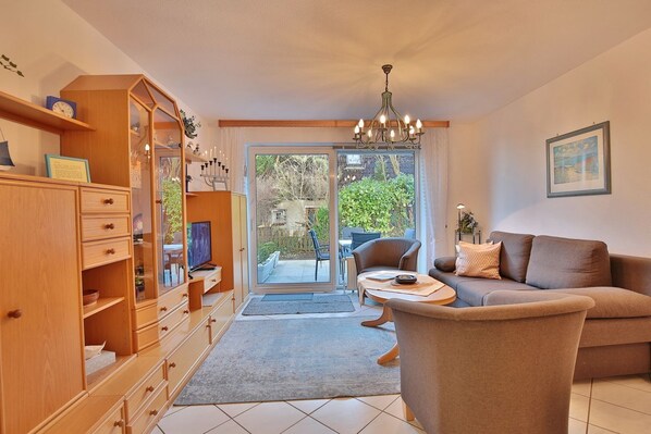 Unclassified image, 1 of 15, button