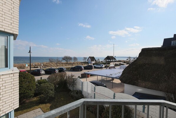 Unclassified image, 1 of 23, button