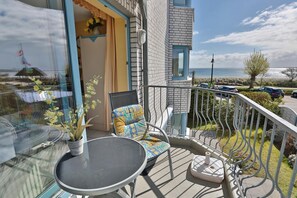 Unclassified image, 5 of 23, button