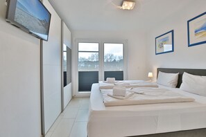 2 bedrooms, iron/ironing board, WiFi