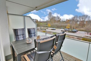 Unclassified image, 5 of 21, button