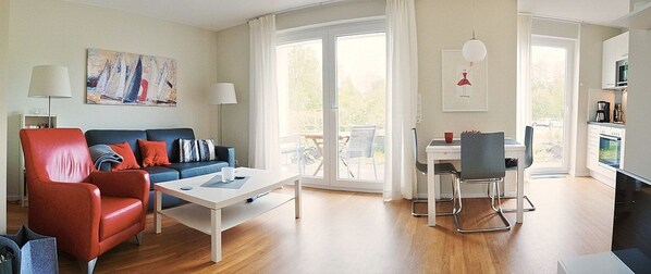 Fernseher, DVD-Player, Stereoanlage