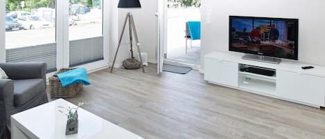 Télévision, lecteur de DVD, chaîne hi-fi