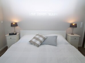 Unclassified image, 5 of 28, button