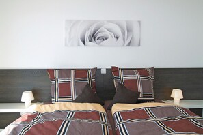 Unclassified image, 2 of 23, button