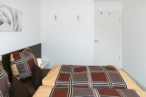 Unclassified image, 3 of 23, button