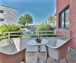 Unclassified image, 3 of 16, button