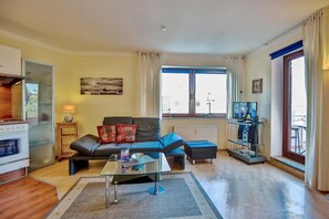 Unclassified image, 3 of 17, button