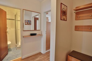 Regadera y secadora de cabello 