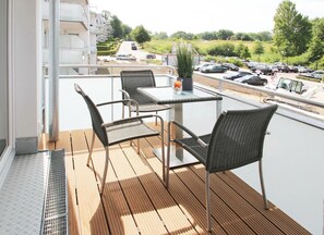 Unclassified image, 4 of 20, button