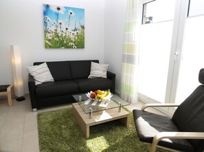 Fernseher, DVD-Player, Stereoanlage