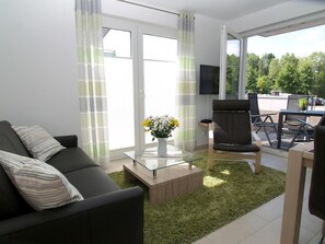 Fernseher, DVD-Player, Stereoanlage