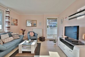 TV, DVD player, stereo - Residenz Seeschwalbe Appartement 4 - Residenz Seeschwalbe (Scharbeutz)