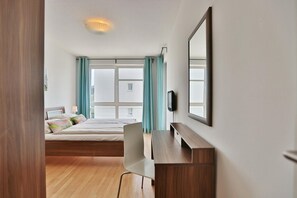 2 habitaciones, tabla de planchar con plancha y wifi 