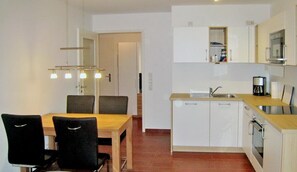Micro-ondes, four, plaque de cuisson, lave-vaisselle