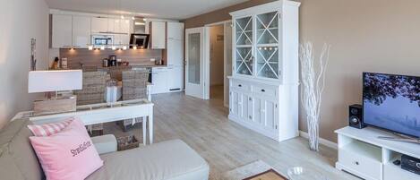 Tv, dvd-spelare och en stereo