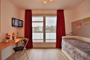 2 室のベッドルーム、アイロン / アイロン台、WiFi