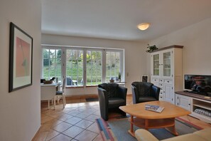 Télévision, chaîne hi-fi