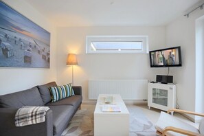 Fernseher, DVD-Player, Stereoanlage