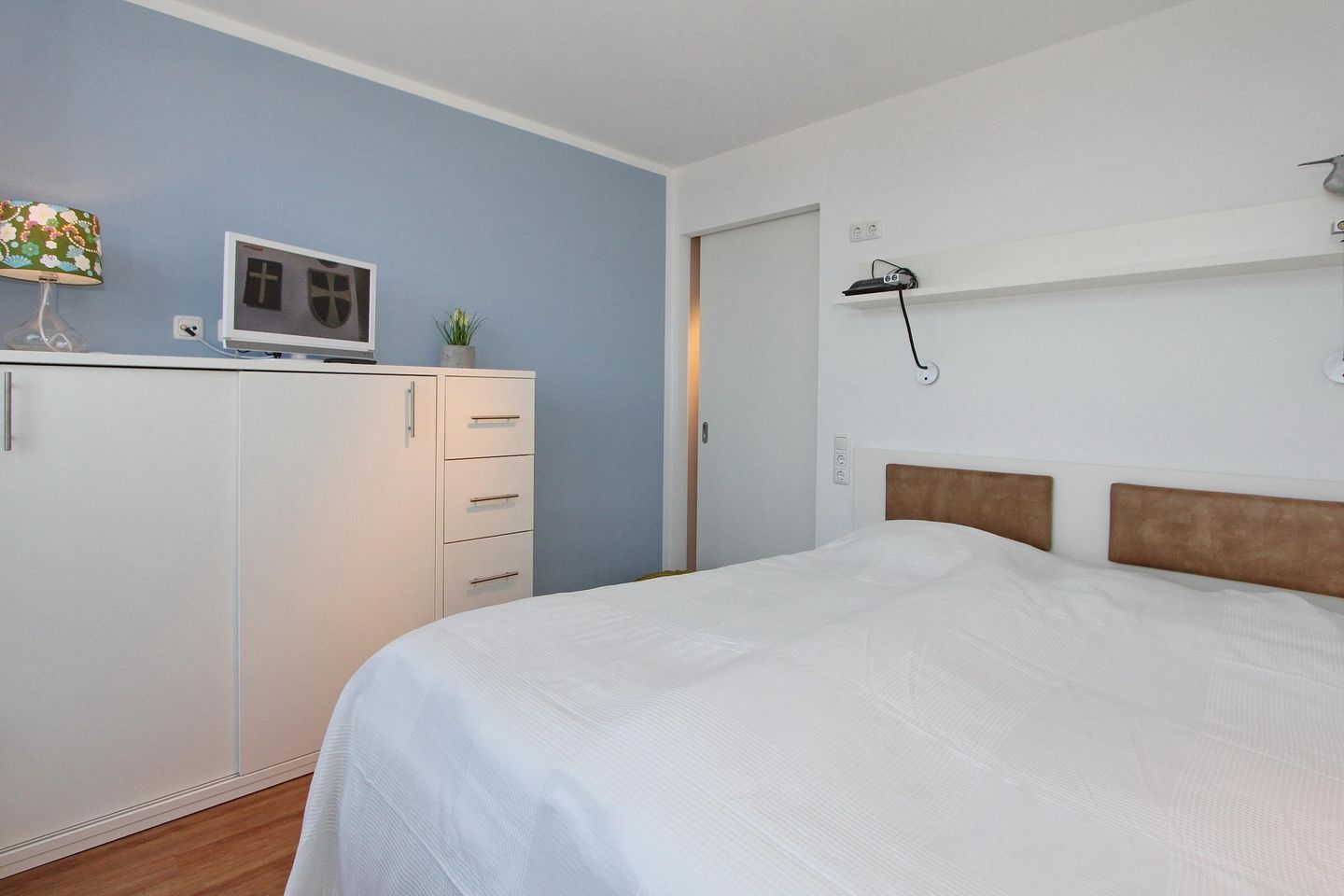 2 bedrooms, iron/ironing board, WiFi