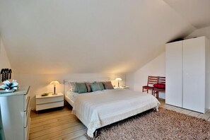 Unclassified image, 3 of 20, button