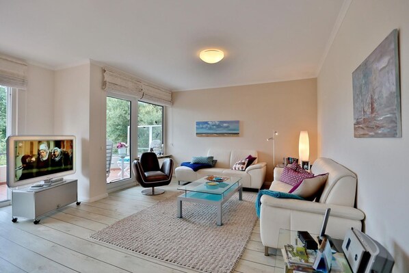 Unclassified image, 1 of 20, button