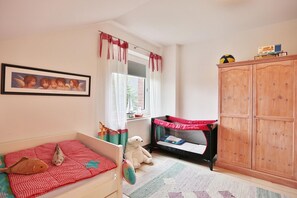 Unclassified image, 4 of 20, button