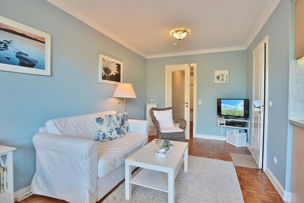 Unclassified image, 1 of 27, button