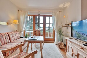 TV, DVD player, stereo