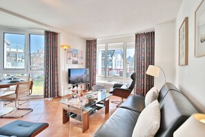 TV, DVD-spiller og stereoanlegg