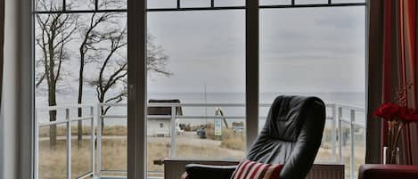 تلفزيون، مشغل دي في دي، ستيريو