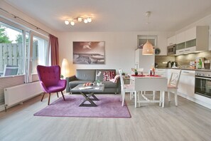 Fernseher, DVD-Player, Stereoanlage