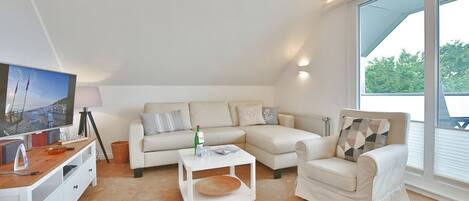 TV, lettore DVD, impianto stereo