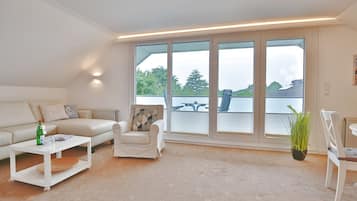 Fernseher, DVD-Player, Stereoanlage