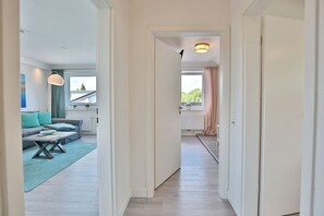 Télévision, lecteur de DVD, chaîne hi-fi