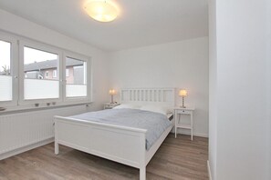 Unclassified image, 4 of 52, button