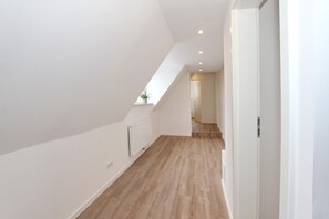 Unclassified image, 2 of 52, button