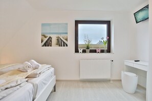 2 bedrooms, in-room safe, WiFi