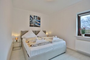 3 slaapkamers, een kluis op de kamer, een bureau