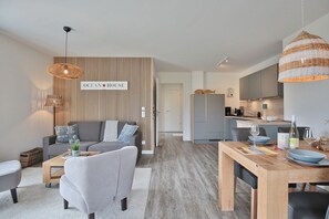 TV, DVD-spiller og stereoanlegg