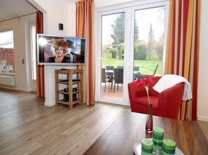 Télévision, lecteur de DVD, chaîne hi-fi